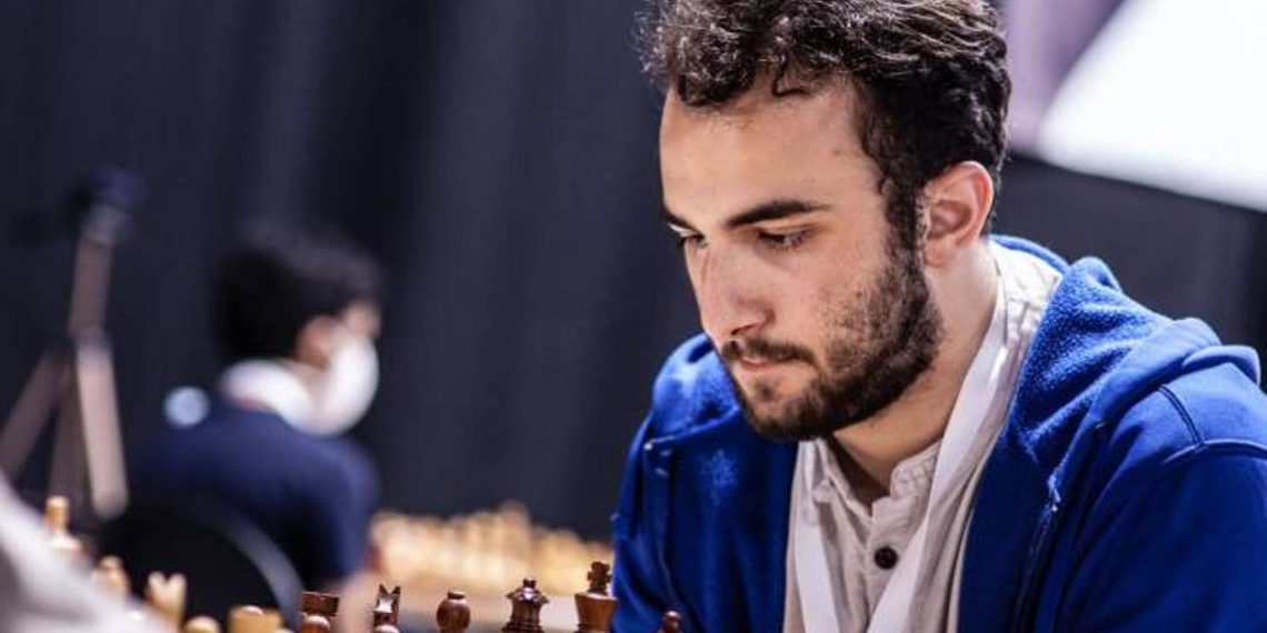 Арам Акопян отстает от лидера Dubei Open на пол-очка