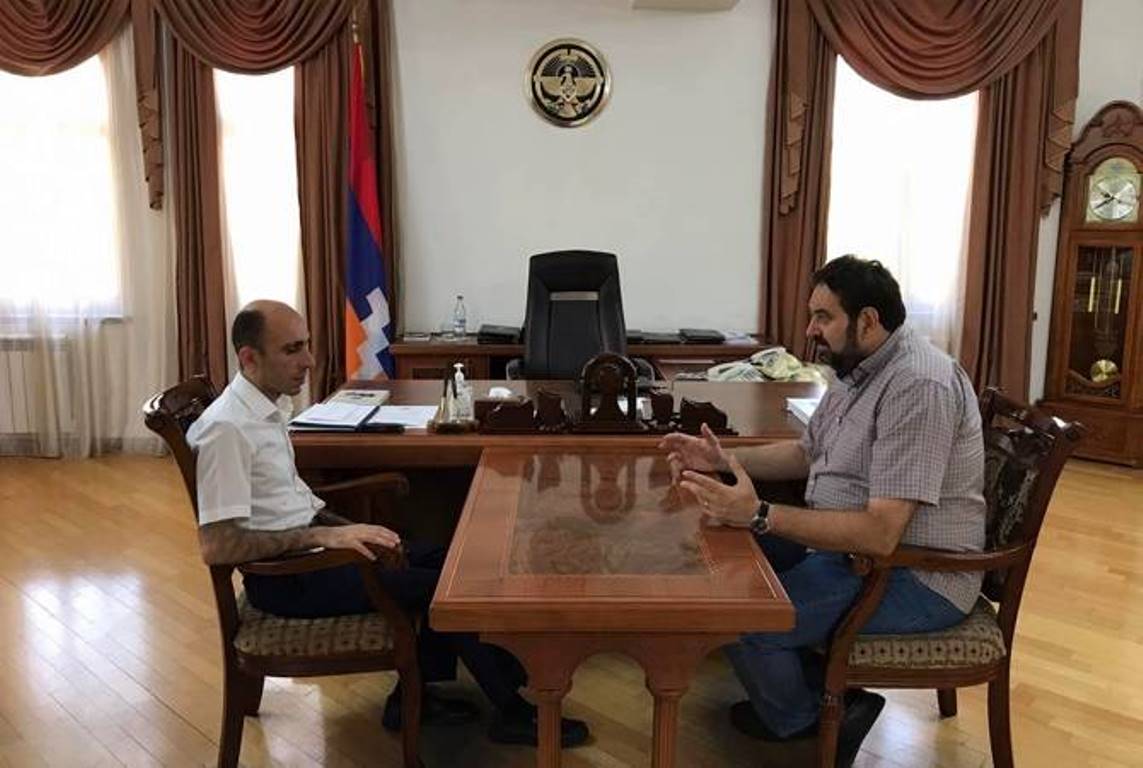 Артак  Бегларян  обсудил  вопросы  сотрудничества  в  культурной  сфере  с  Закаром  Кешишяном