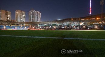 Футбол: лидер неизменен