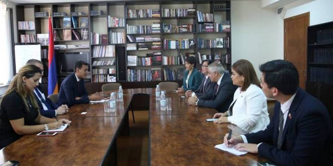 Заместитель министра ОНКС Армении принял посла Филиппин