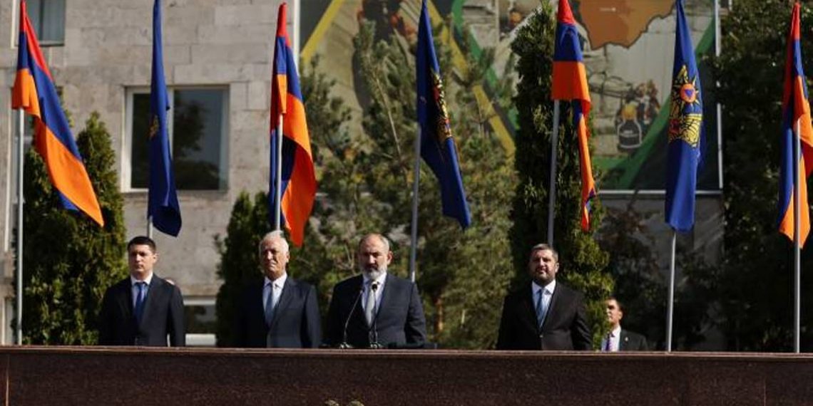 Премьер-министр Никол Пашинян присутствовал на празднике, посвященном Дню работника ЧС