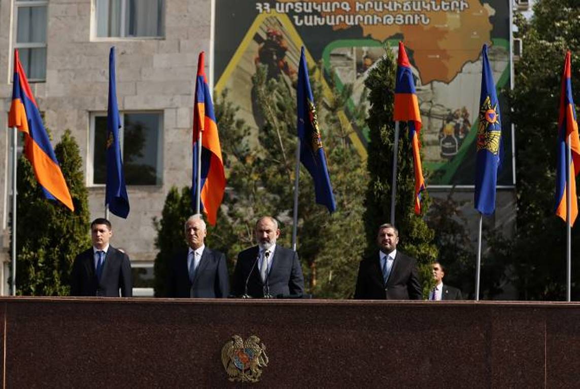 Премьер-министр Никол Пашинян присутствовал на празднике, посвященном Дню работника ЧС