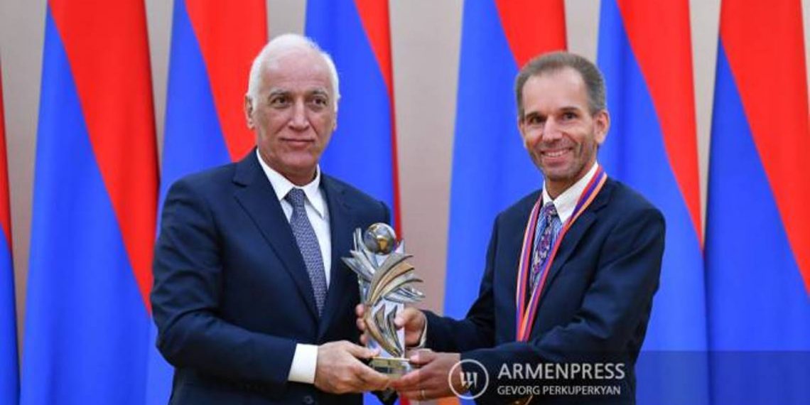 За глобальный вклад в сферу ИТ Государственная премия РА 2021 года присуждена вице-президенту IBM Леону Стоку