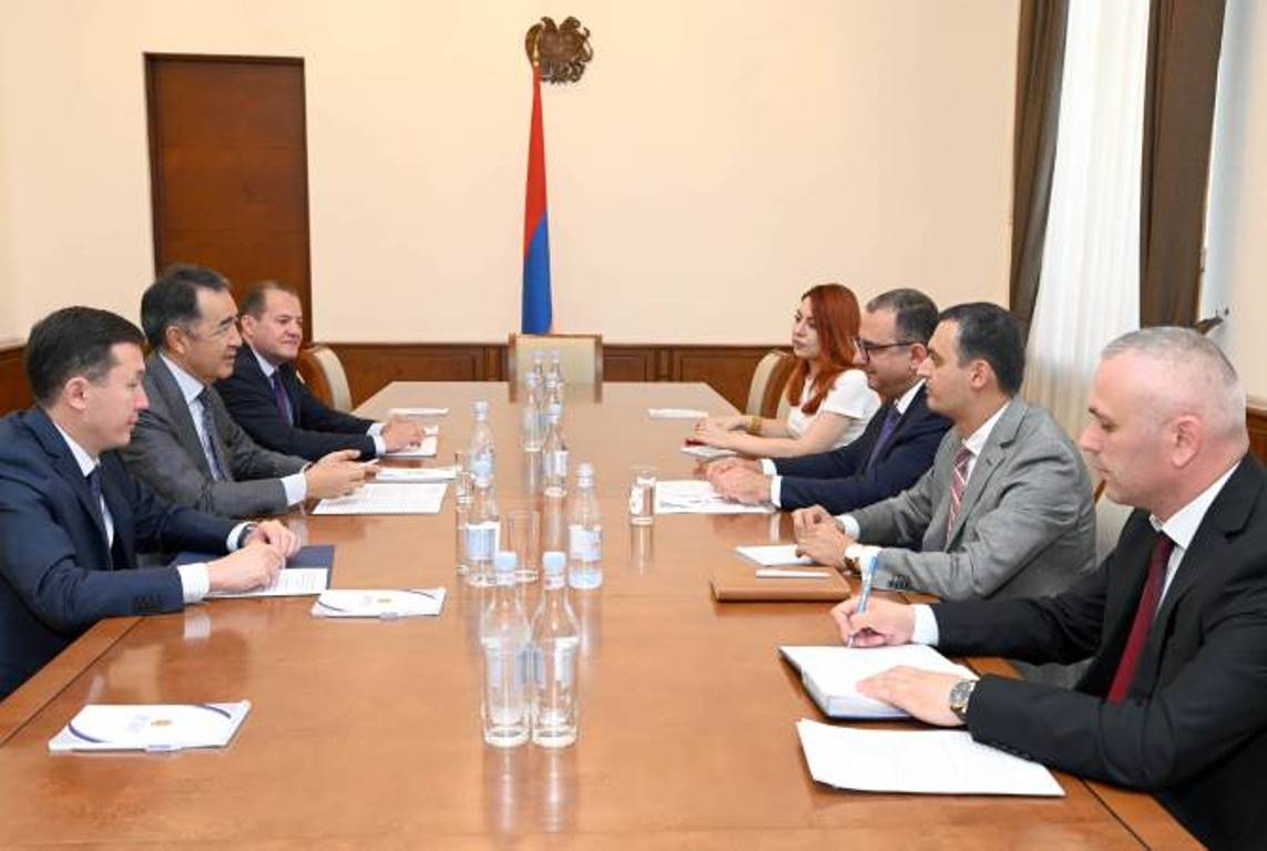 Министр финансов Армении принял члена Коллегии ЕЭК по экономике и финансовой политике 
