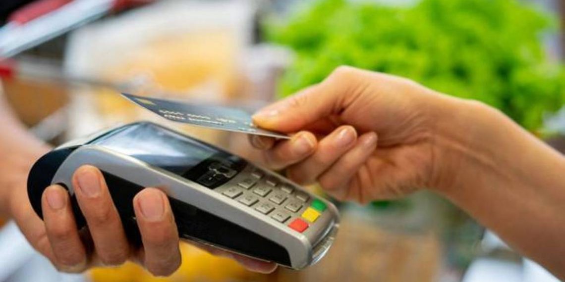 К программе возврата 10% при безналичных операциях по пенсионной карте и карте пособия присоединился и АКБА Банк