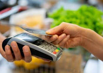 К программе возврата 10% при безналичных операциях по пенсионной карте и карте пособия присоединился и АКБА Банк