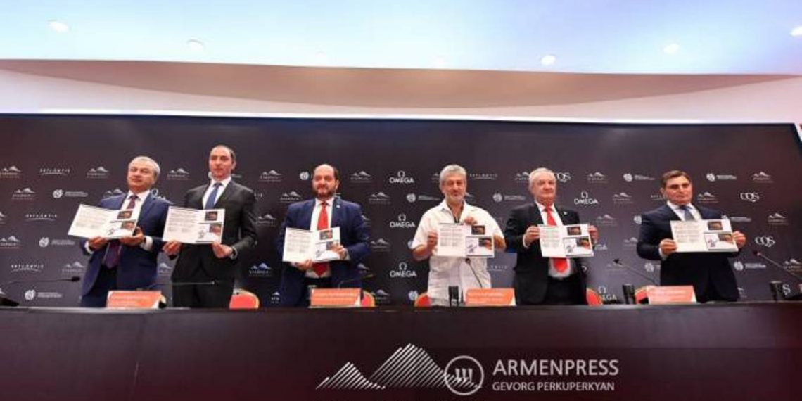 Погашен и введен в обращение почтовый блок с одной маркой «VI международный фестиваль «СТАРМУС» в Ереване»