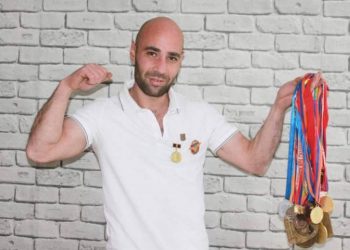 Двукратный чемпион мира по силовому триатлону Вараздат Акопян зарегистрировал в Книге силачей рекорды в баскетболе
