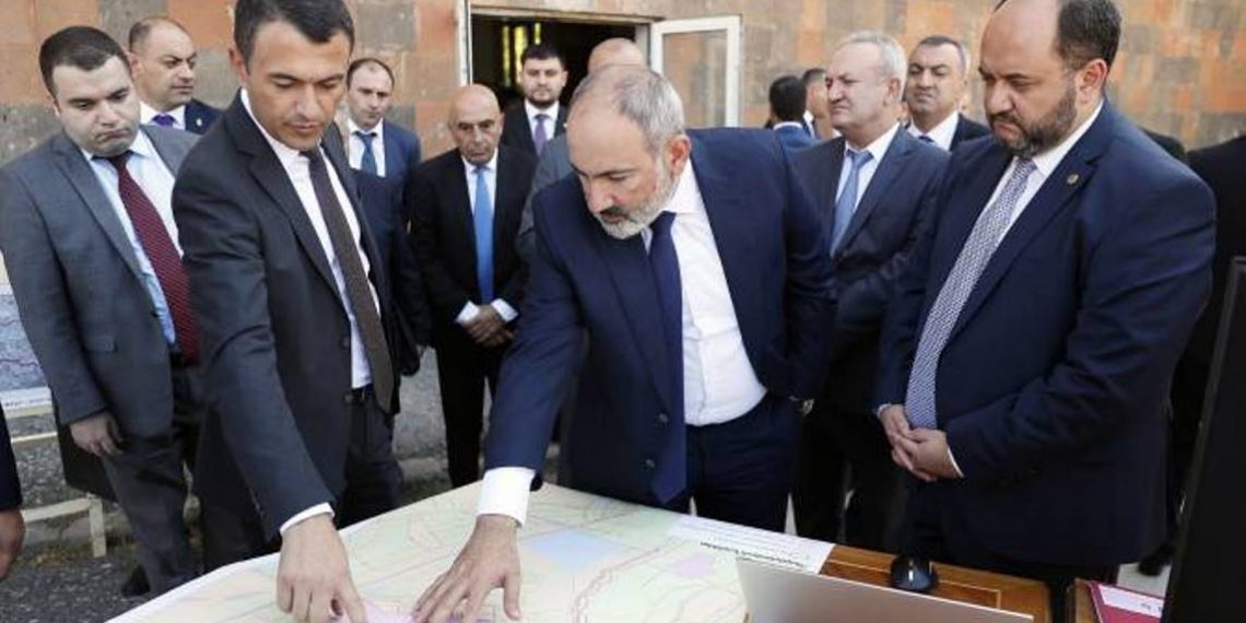 Премьер-министр Пашинян провел в Аштараке обсуждение концепции Академического городка