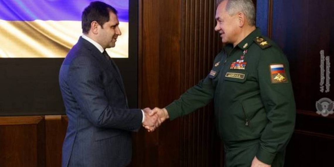 Сурен Папикян и Сергей Шойгу договорились предпринять необходимые шаги для стабилизации ситуации