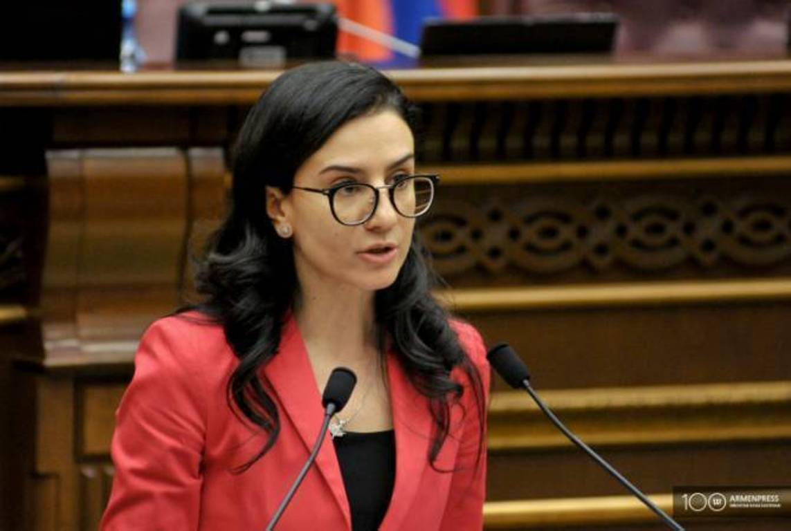 Анна Вардапетян освобождена с должности помощника премьер-министра