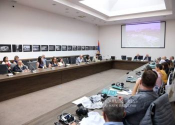 Началась международная научная конференция, посвященная 100-летию резни армян и греков Смирны