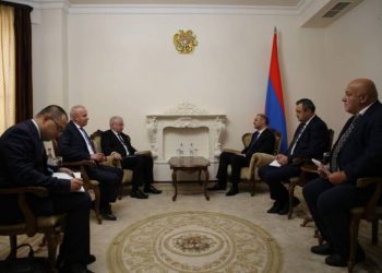 Секретарь Совбеза Армении представил Игорю Ховаеву ситуацию, создавшуюся вследствие агрессии Азербайджана