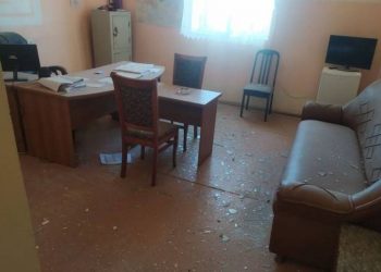 В результате артиллерийского обстрела Азербайджана повреждено здание администрации общины Сотк