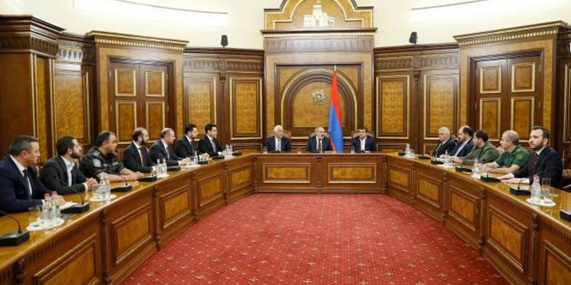 На этом этапе не обсуждается ни один документ, связанный со статусом Арцаха: Араик Арутюнян участвовал в заседании СБ Армении