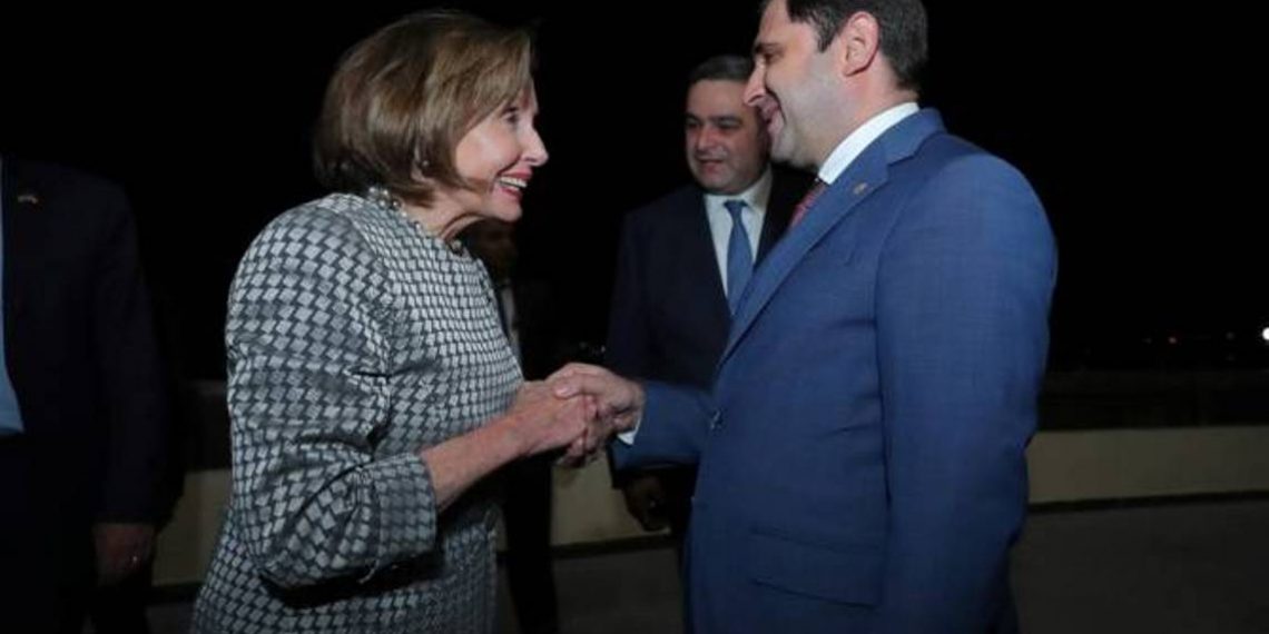 Министр обороны Армении Сурен Папикян представил Нэнси Пелоси ситуацию, создавшуюся в результате агрессии Азербайджана