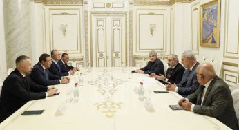 Премьер-министр Армении встретился с руководителями внепарламентских политических сил