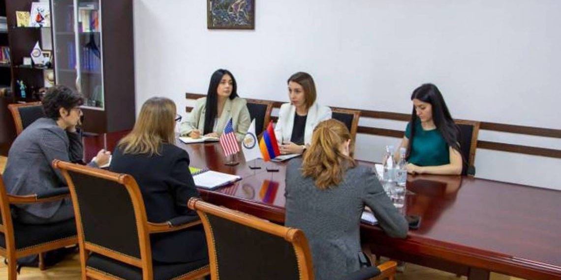 Омбудсмен проинформировала посла США об ущербе гражданскому населению и инфраструктуре в результате агрессии Баку