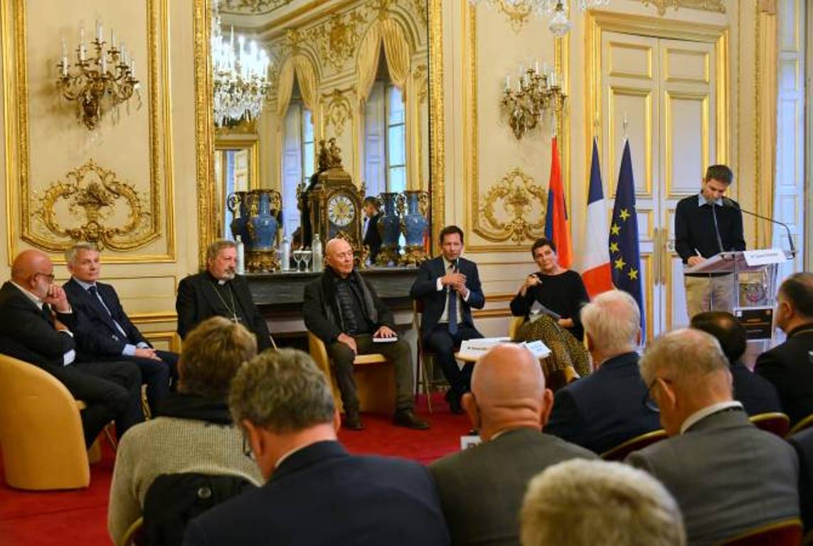 На конференции, в зале президентских приемов Сената Франции, представили труд «Нагорный Карабах. Черная книга»