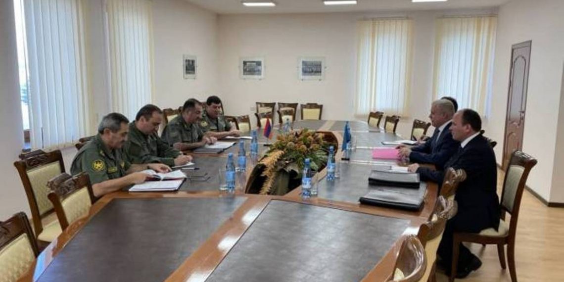 Начальник Генштаба Армении и генсек ОДКБ обсудили ситуацию на некоторых участках армяно-азербайджанской границы