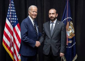 Глава МИД Армении провел краткую беседу с президентом США