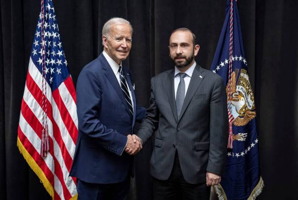 Глава МИД Армении провел краткую беседу с президентом США