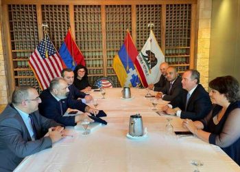 Министр ИД Республики Арцах встретился с конгрессменом США Адамом Шиффом