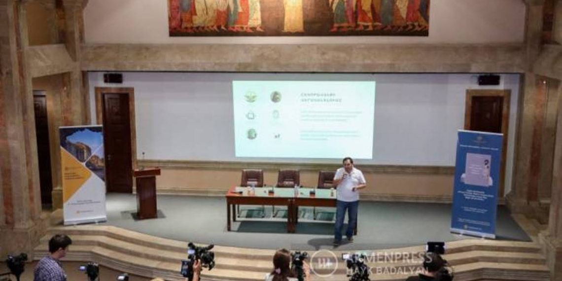 Конференция «Восстановление храма С. Акоба в Арцахе и развитие общины Колатак»