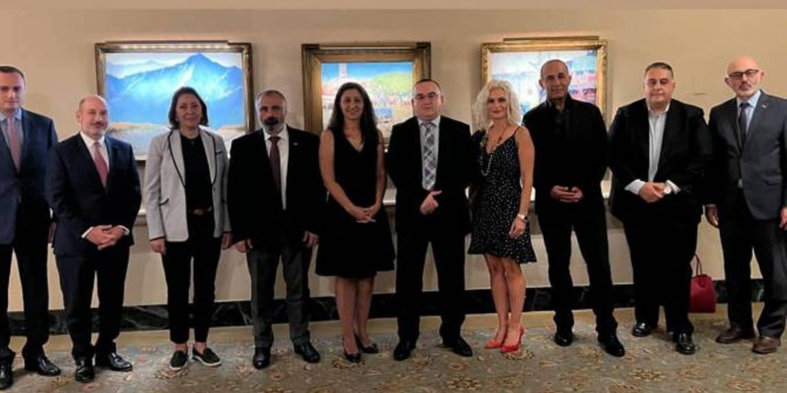 Министр ИД Арцаха Давид Бабаян встретился с представителями Ассоциации армянских юристов США