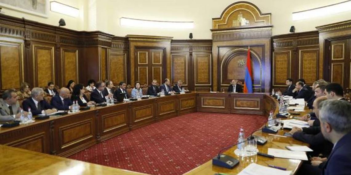 Правительство Армении обсудило макроэкономические, налогово-бюджетные и расходные вопросы проекта госбюджета 2023 года