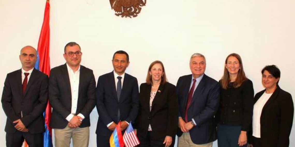 По дипканалам делаем все, чтобы не допустить применения силы: посол США посетила Сюник