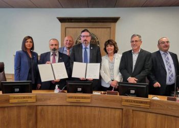 Глава МИД Арцаха участвовал в церемонии подписания Декларации о дружбе между городами Мартуни и Глендейл