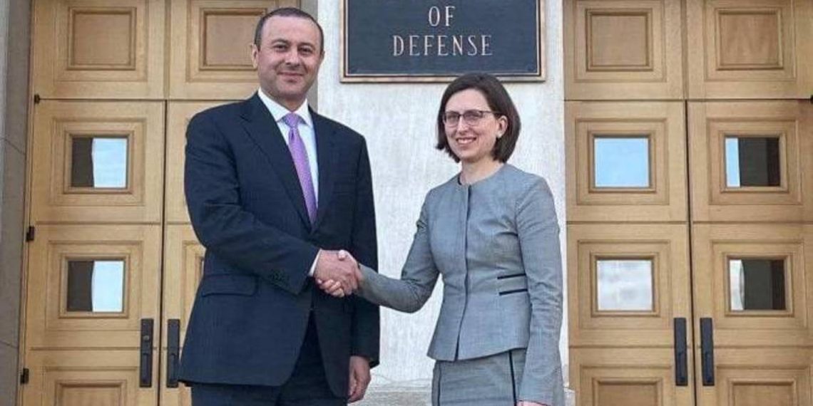 Секретарь Совбеза Армении и заместитель секретаря обороны США обсудили перспективы развития двусторонних отношений