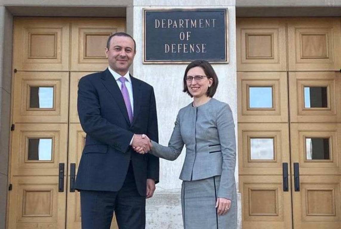 Секретарь Совбеза Армении и заместитель секретаря обороны США обсудили перспективы развития двусторонних отношений