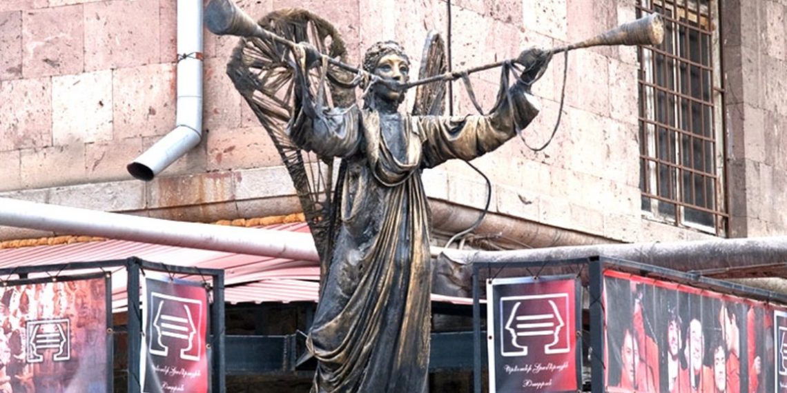 Театр, выдерживающий трансформации времени