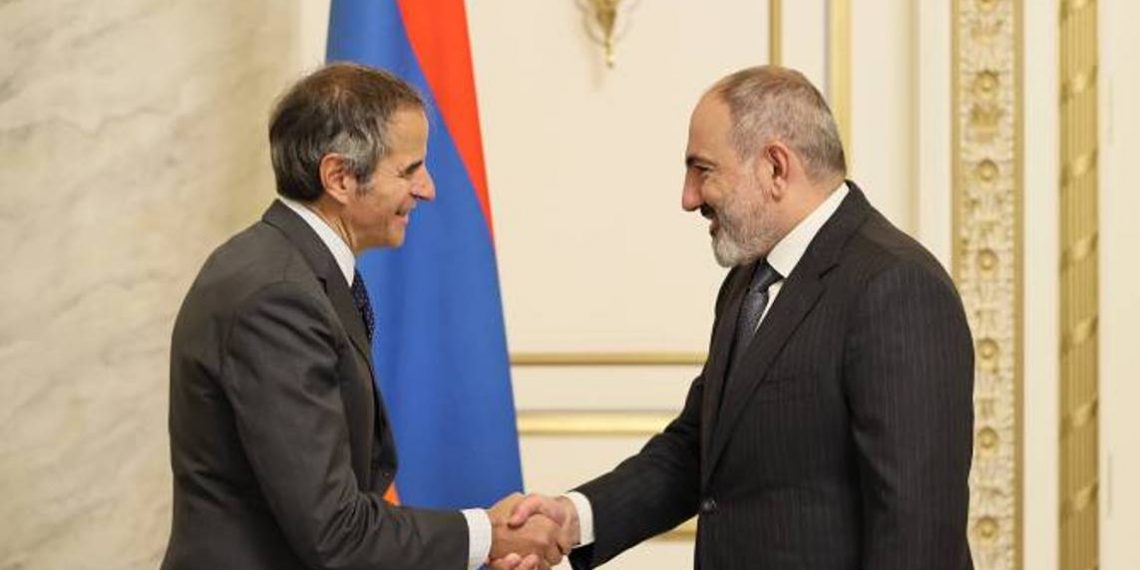 Премьер-министр Армении принял генерального директора МАГАТЭ