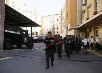 В Полиции Армении почтили память полицейских, погибших при ракетном обстреле Дома культуры Шуши