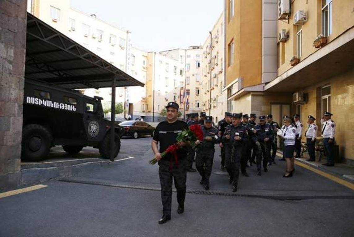 В Полиции Армении почтили память полицейских, погибших при ракетном обстреле Дома культуры Шуши