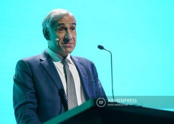 GIF: Мы сможем продвигать технологии и усилить Армению: председатель Попечительского совета FAST