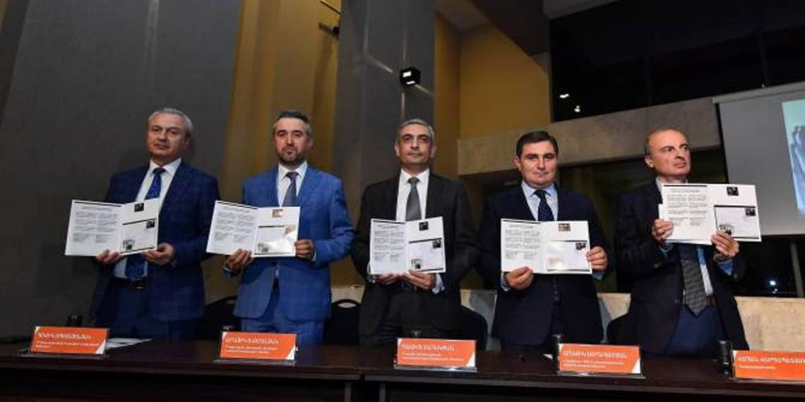 Новая почтовая марка: «Выдающиеся армяне. 100-летие Огана Дуряна»