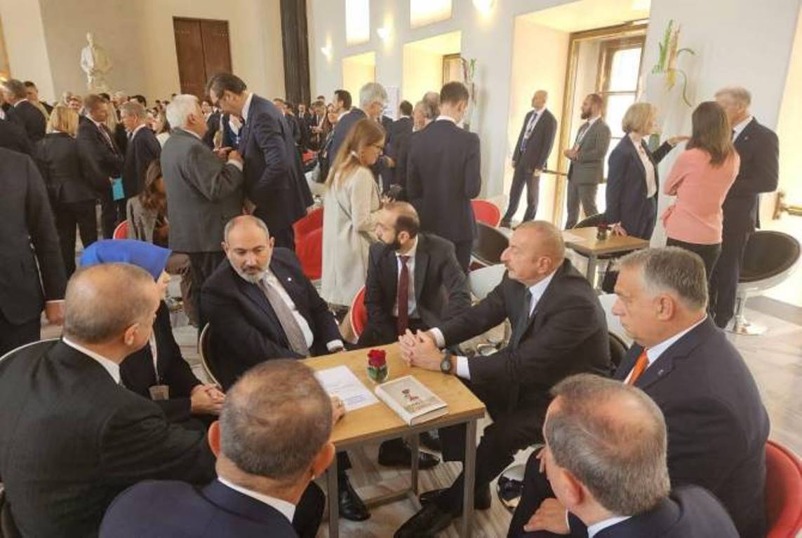 Никол Пашинян в Праге провел короткие беседы с Макроном, Эрдоганом и Алиевым