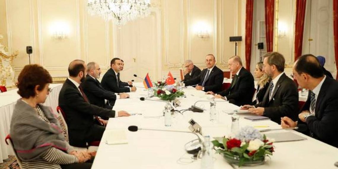 В Праге началась встреча премьер-министра Армении и президента Турции