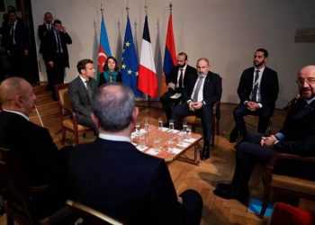 В Праге после перерыва продолжается четырехсторонняя встреча