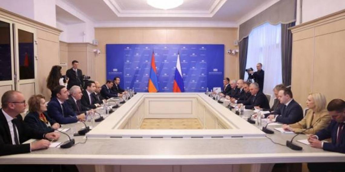 Ереван предложил обсудить вопросы региональной безопасности в парламентском формате РФ-Армения-Азербайджан