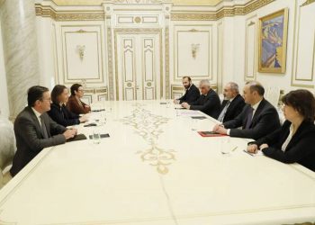 Премьер-министр Пашинян принял советника администрации президента Франции и французского сопредседателя МГ ОБСЕ