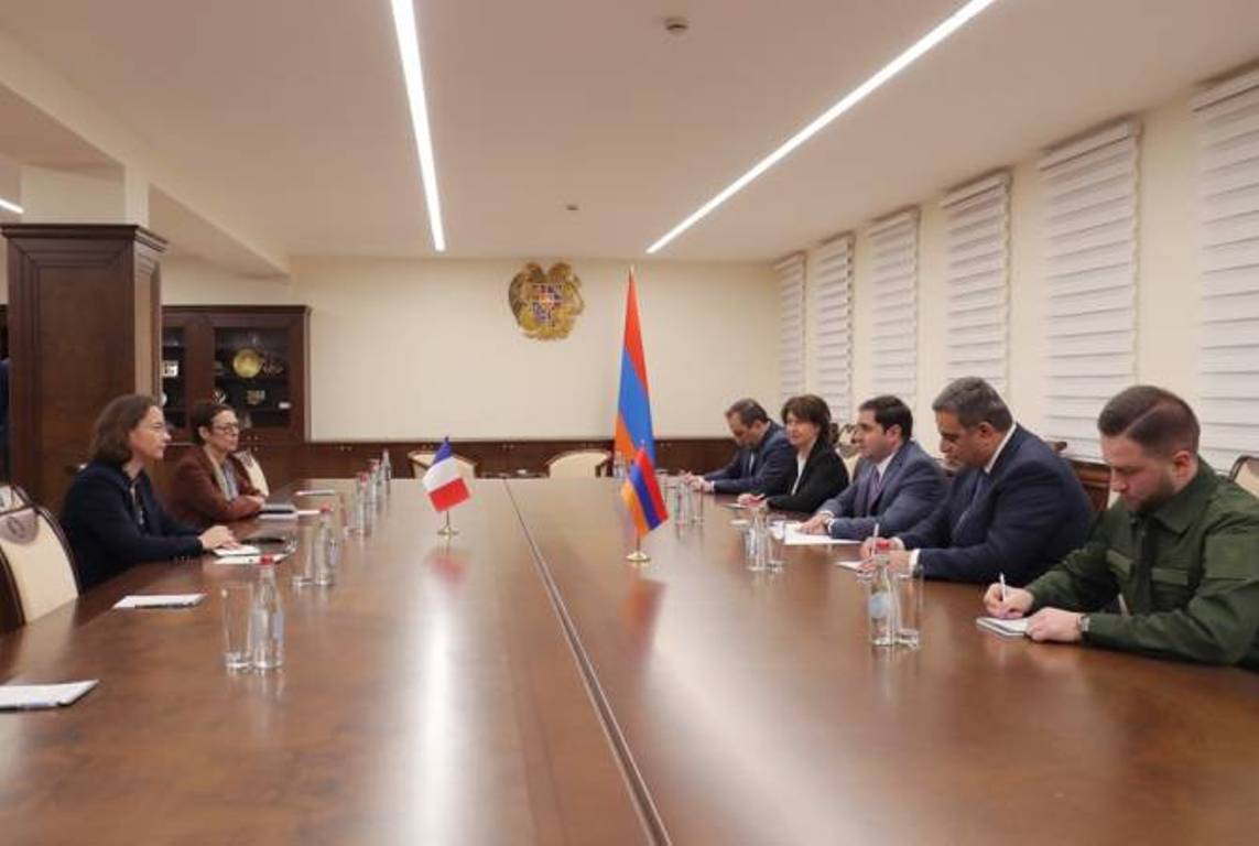 Сурен Папикян и Изабель Дюмон обсудили вопросы армяно-французского сотрудничества в оборонной сфере