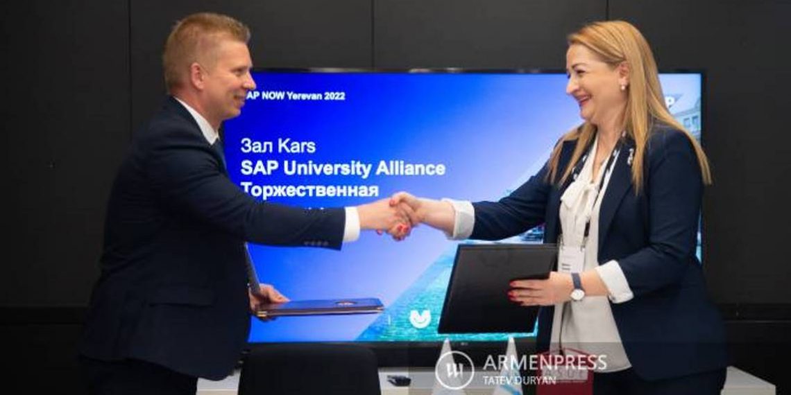АГЭУ в процессе обучения начнет использовать решения программного обеспечения SAP
