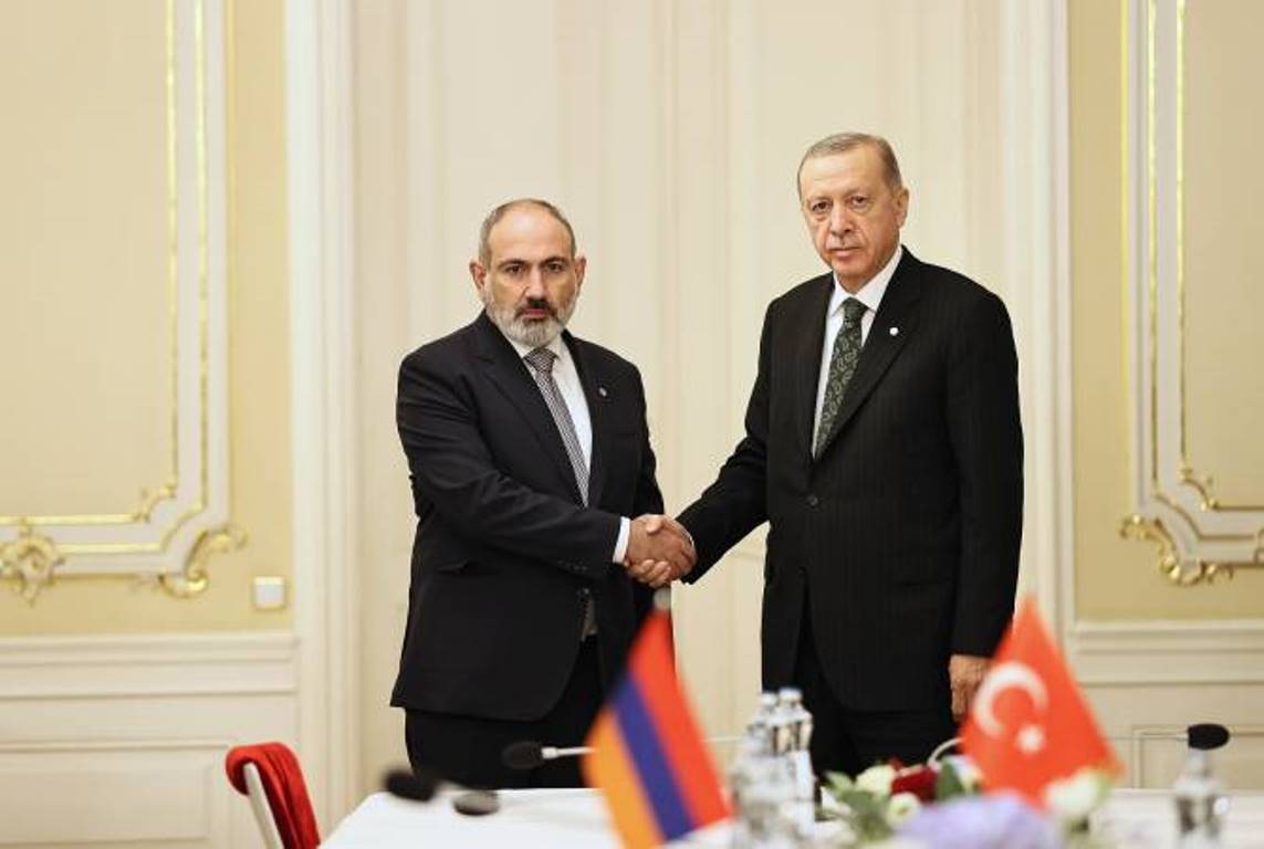 Чавушоглу встречу Пашинян-Эрдоган назвал эффективной
