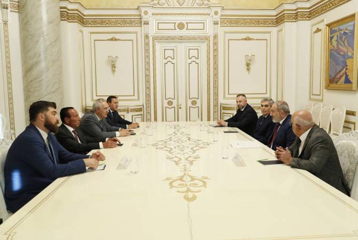 Премьер-министр Пашинян провел встречу с руководителями внепарламентских политических сил