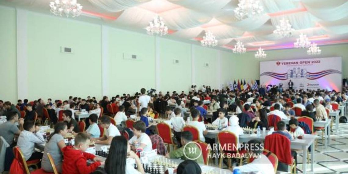 На «Yerevan Open» — три лидера